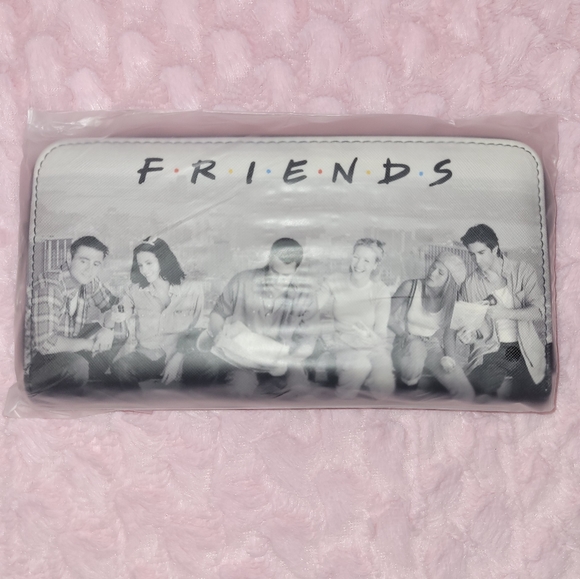 F•R•I•E•N•D•S zip-around wallet - Picture 4 of 16